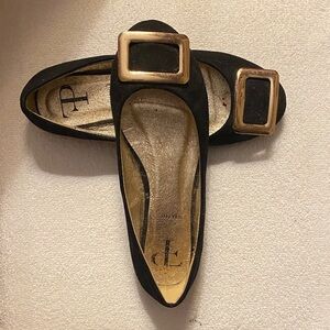 Vera Pelle Black and Gold Flats